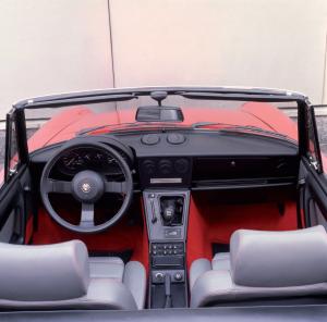 Alfa Romeo Spider 2.0 Quadrifoglio Verde 1986 года 